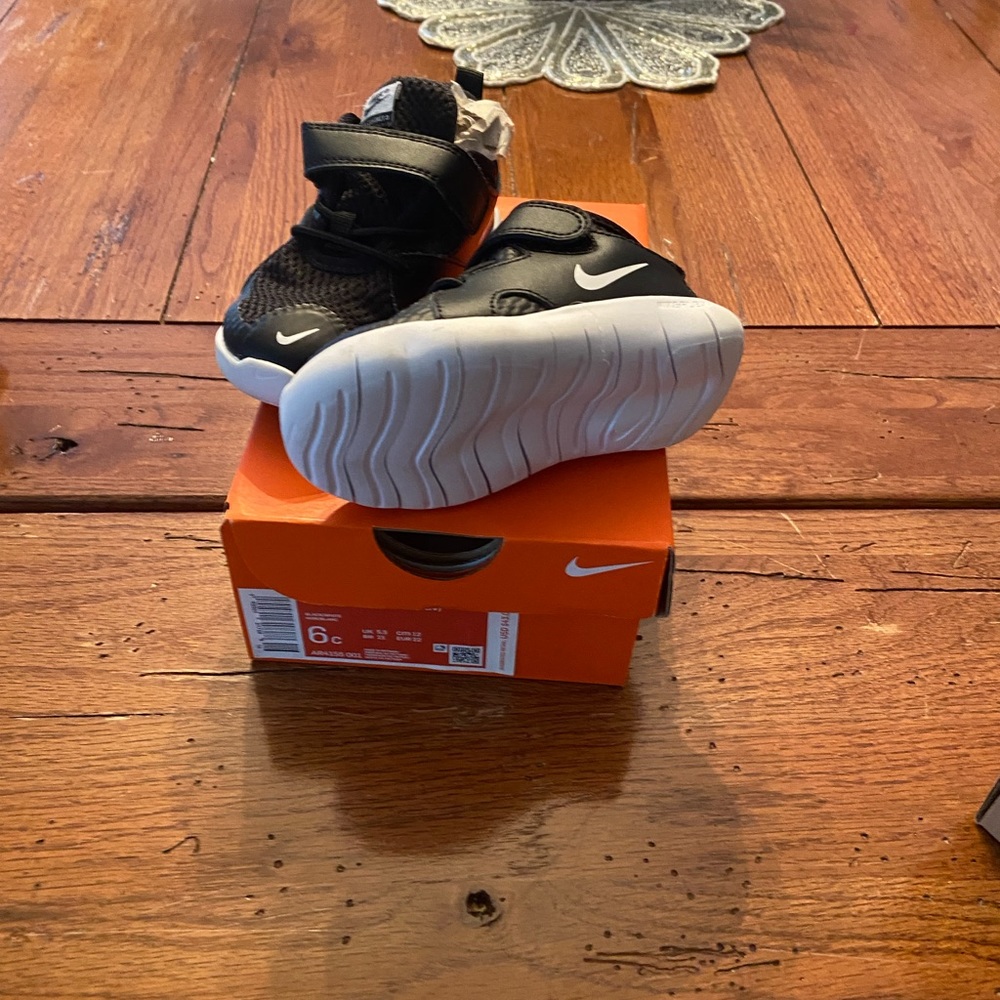 Nike toddler size 6